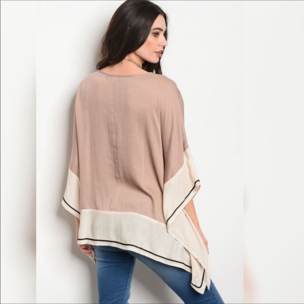 🌻Embroidered Kimono Sleeve Top - Picture 3 of 3
